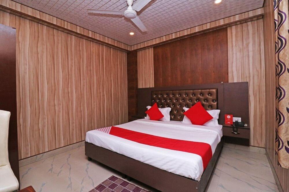 Airport Hotel Runway Nueva Delhi Exterior foto